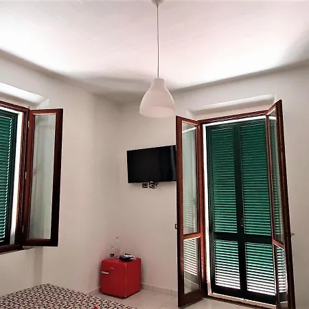 Casa Cynda Πανσιόν Follonica